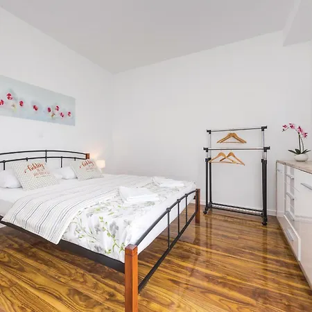 Cozy In Kastel Stari Apartment Kaštela