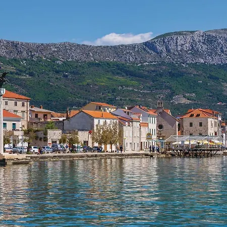 Apartment Lovely In Kastel Stari With Kitchen Kastela