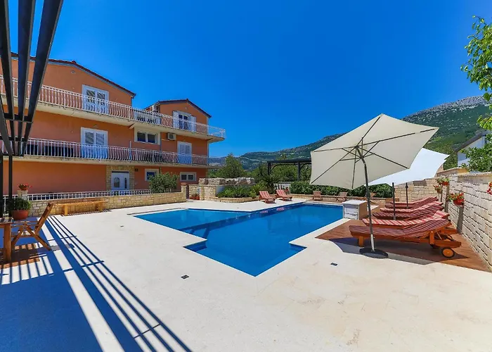 Amazing In Kastel Stari Lejlighed